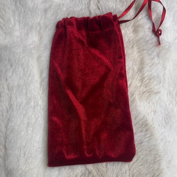 Elegant Gold Filigree Hoop Earrings NWOT - Picture 2 of 2